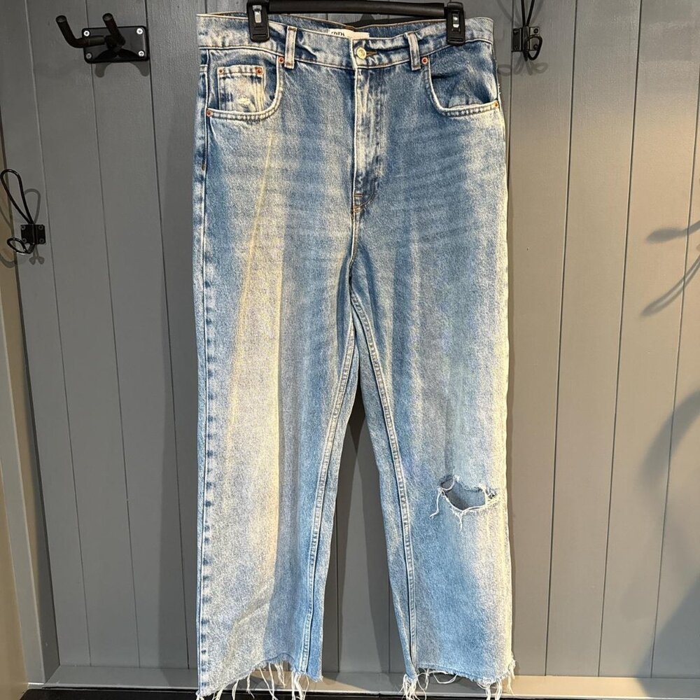 Light wash straight leg jeans with frayed hem #denim #distressed